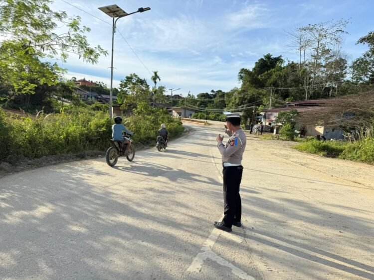 Sat Lantas Polres Mahulu Intensifkan Gatur Pagi di Simpang Budaya untuk Jaga Kelancaran Lalu Lintas