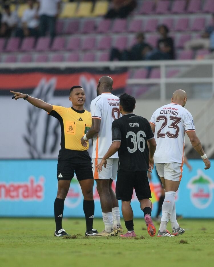 Laga Persis Solo vs Borneo FC di Stadion Manahan yang berakhir dengan skor 0-1 / FB Borneo FC