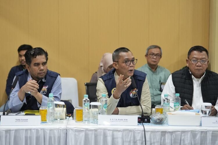 Anggota Satgas Galapana DPR RI TA Khalid dalam Rapat Koordinasi Satgas Pemulihan Pascabencana (Galapana) DPR dengan Satgas Percepatan Rehabilitasi dan Rekonstruksi Pemerintah di Banda Aceh, Aceh, Sabtu (10/1/2026). Foto : Yoga/Andri