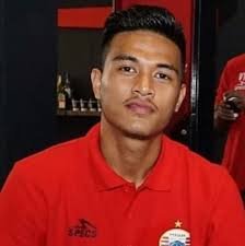 Aed Tri Oka / FB Persela