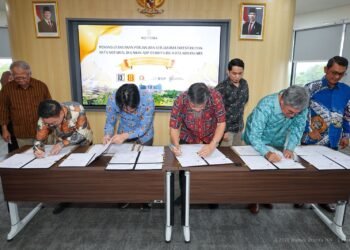 Kepala Otorita IKN, Basuki Hadimuljono, bersama lima investor secara langsung menandatangani Perjanjian Pemanfaatan Tanah dan Pengalokasian Lahan Aset Dalam Penguasaan (ADP) Otorita IKN serta Akta Notarial di Kantor Balai Kota Otorita IKN, pada Jumat (9/1/2026).