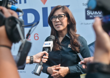 Menkomdigi Meutya Hafid memberikan keterangan kepada awak media usai pelepasan Tim Arus Mudik Liputan 6 SCTV di Halaman Kantor SCTV, Senayan, Jakarta Pusat, Rabu (11/03/2026). Foto: Ahmad Tri Hawaari/Komdigi