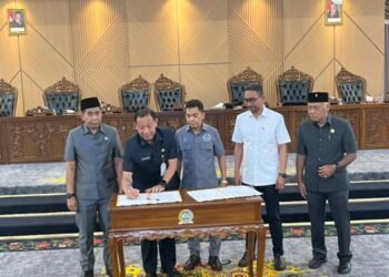 Teks foto: Ketua DPRD Kota Balikpapan, Alwi Al Qadri memimpin rapat paripurna DPRD Balikpapan, Rabu, 9 September 2026.(Teks foto: Niken/Kaltiminsert.com).
